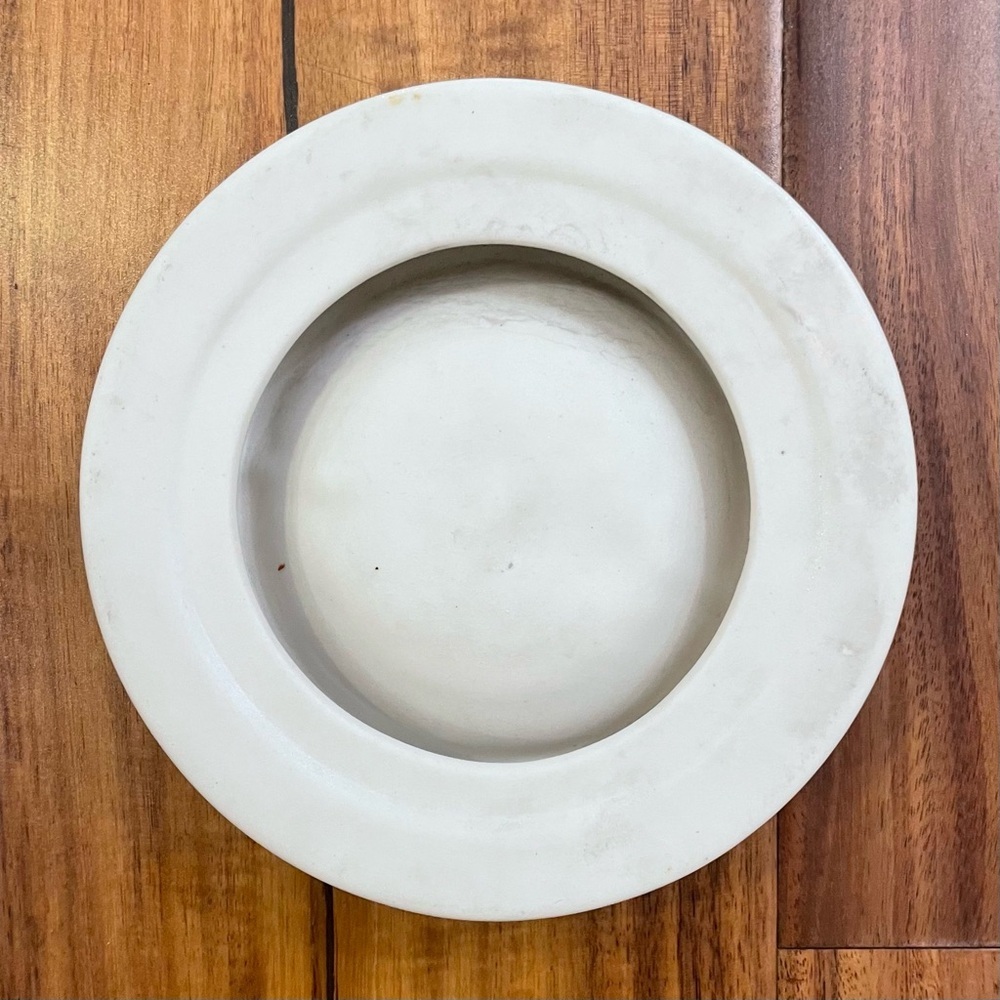 Vintage Evans Ceramic Round Ashtray White with Gold Trim - Picture 7 of 9